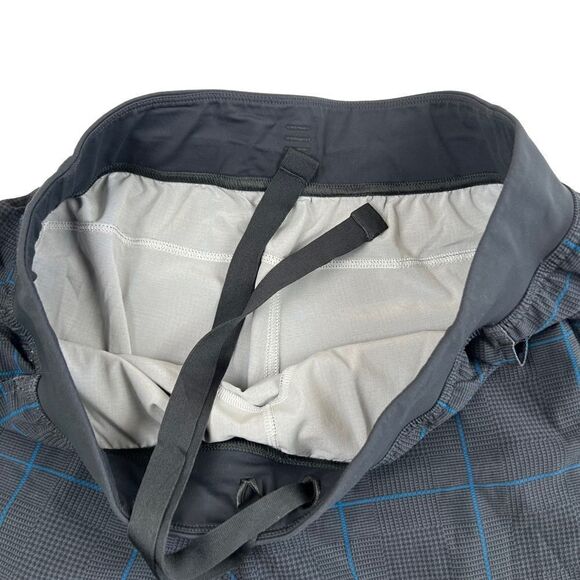 Lululemon T.H.E. Short Linerless Grey and Blue Plaid Size Large - Picture 6 of 9